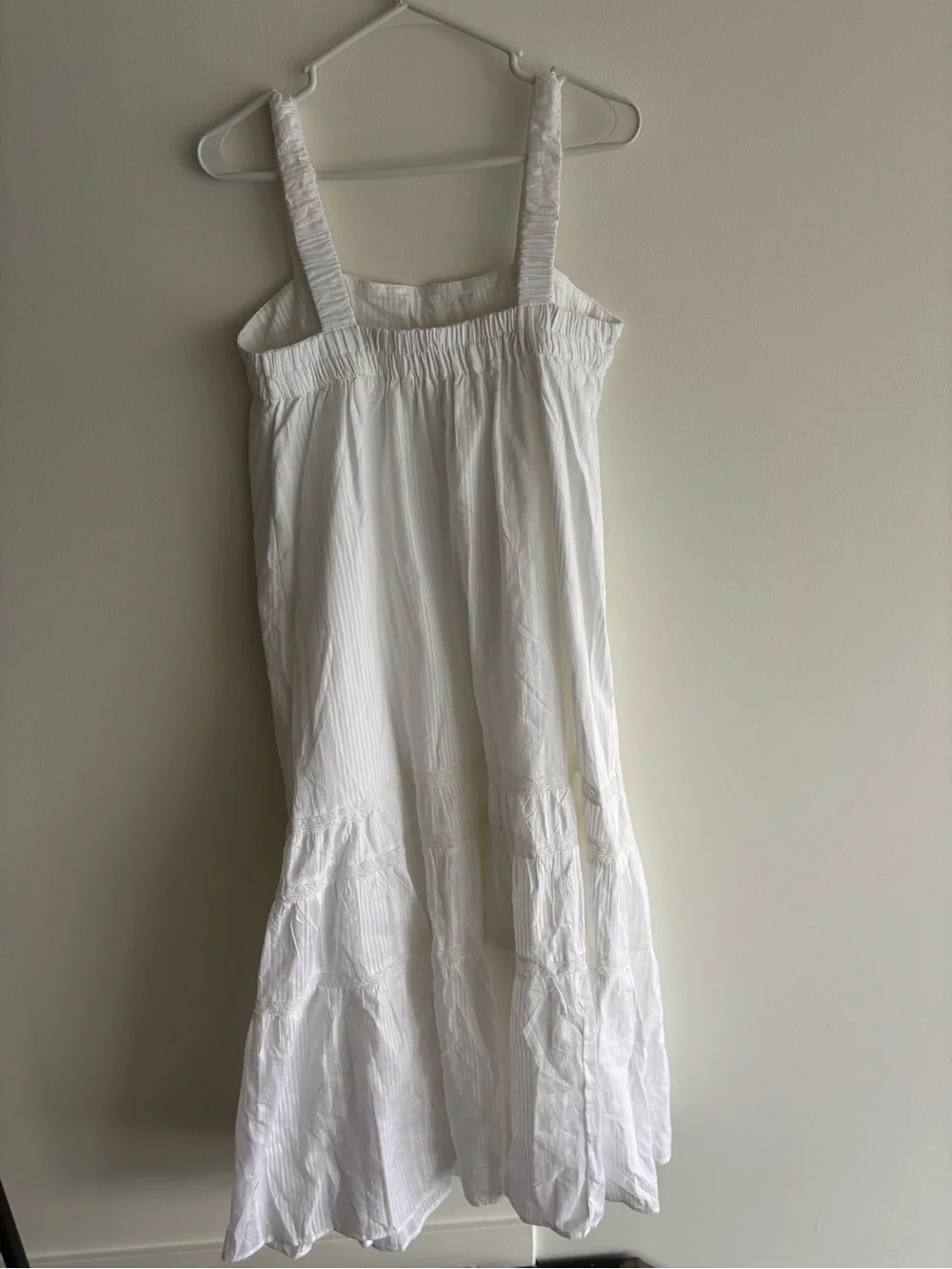 A&F 100% Cotton Tiered Flowy White Maxi Dress - Size: MP